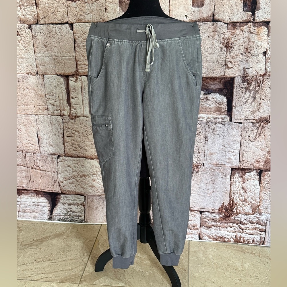 FIGS tactical collection size small heathers grey  Jogger  scrubs Pants no flaws
